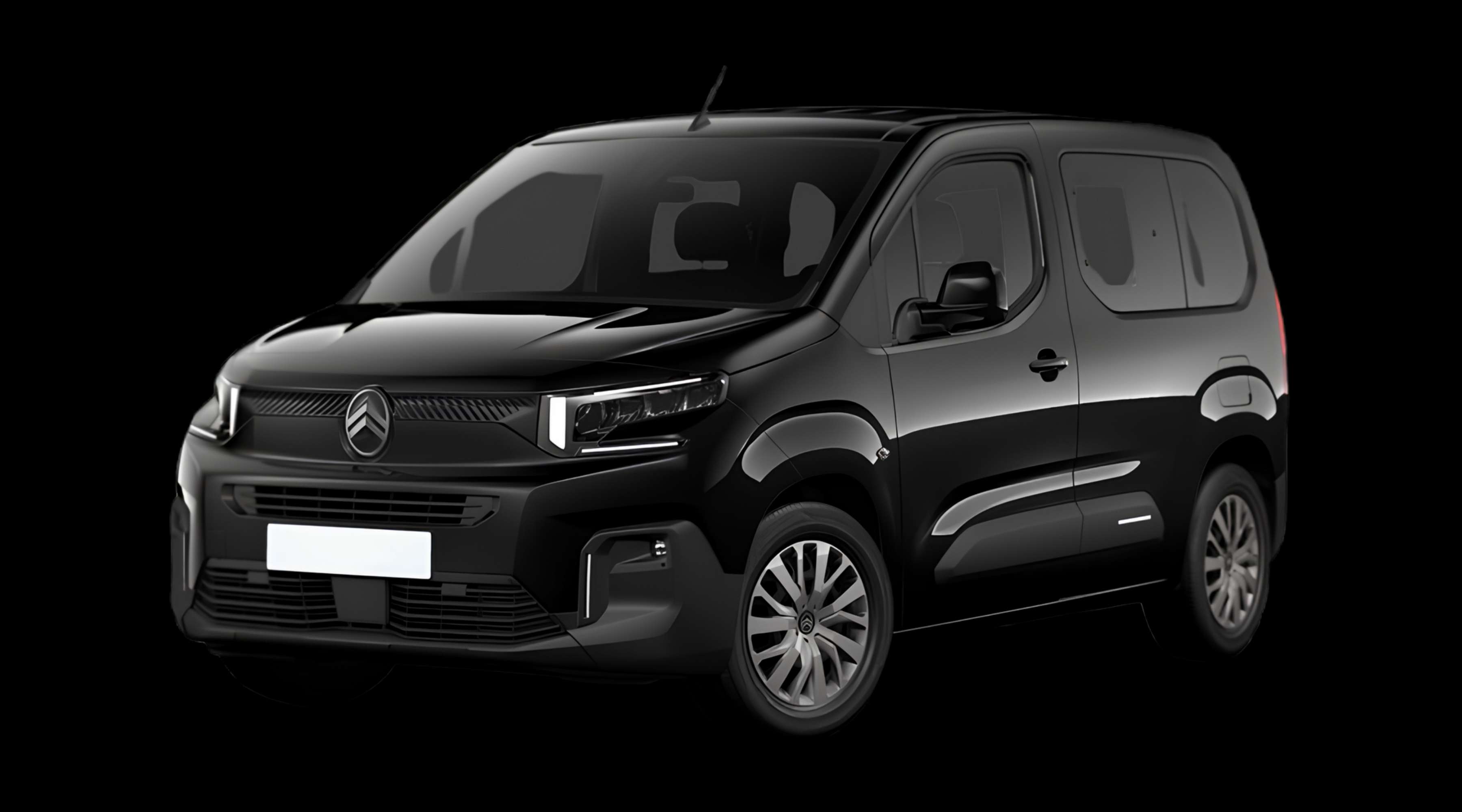 Schräge Frontansicht eines Citroën Berlingo, freigestellt