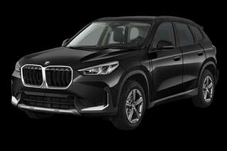 Schräge Frontansicht auf einen BMW X1 , freigestellt