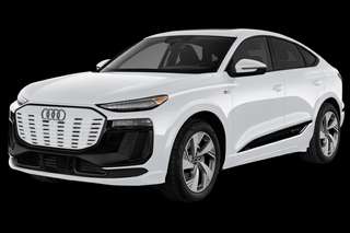 Schräge Frontansicht auf einen Audi Q6 Sportback e-tron S line Business, freigestellt