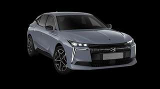 Schräge Frontansicht auf einen DS Automobiles Nº 4 DS Performance Line, freigestellt