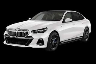 Schräge Frontansicht auf einen BMW i5 , freigestellt