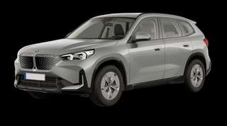Schräge Frontansicht auf einen BMW iX1 , freigestellt