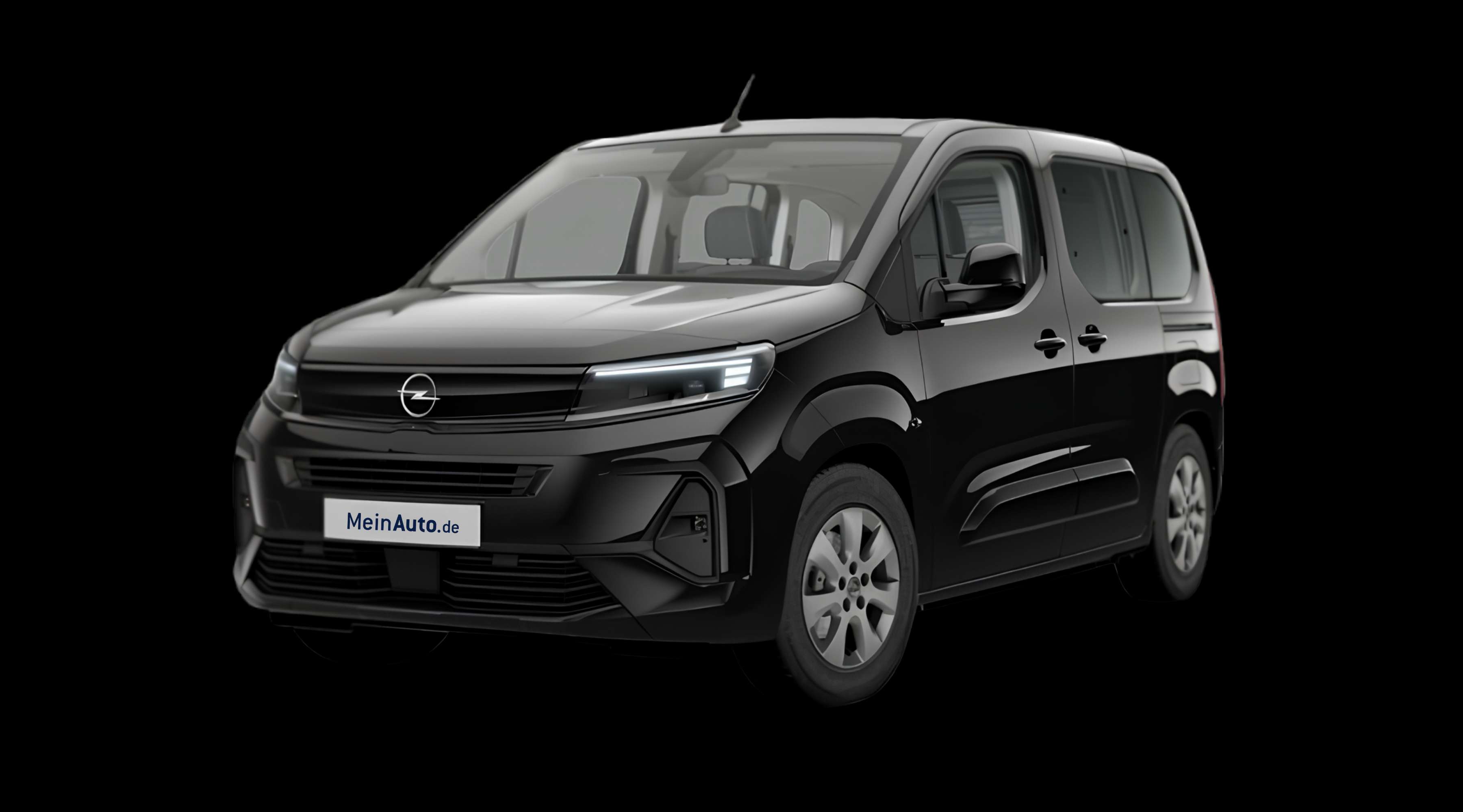 Schräge Frontansicht eines Opel Combo, freigestellt