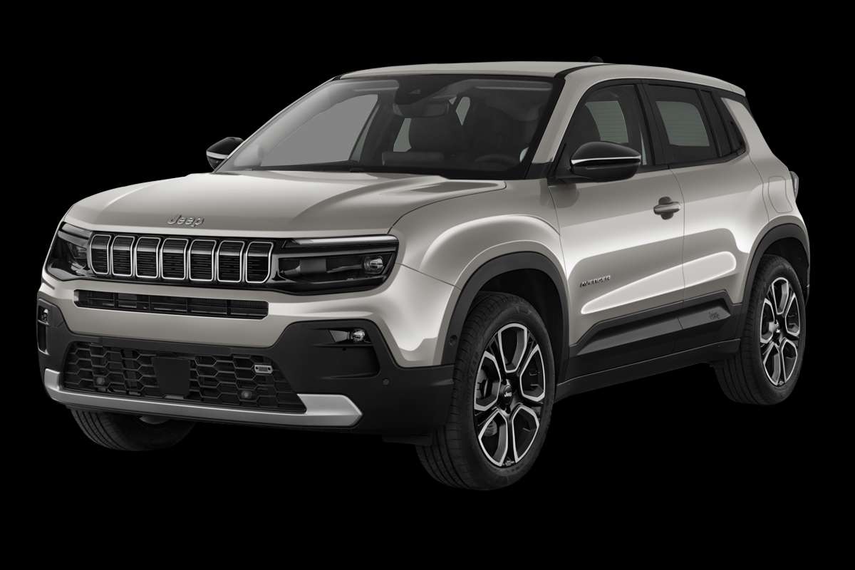 Schräge Frontansicht eines Jeep Avenger, freigestellt
