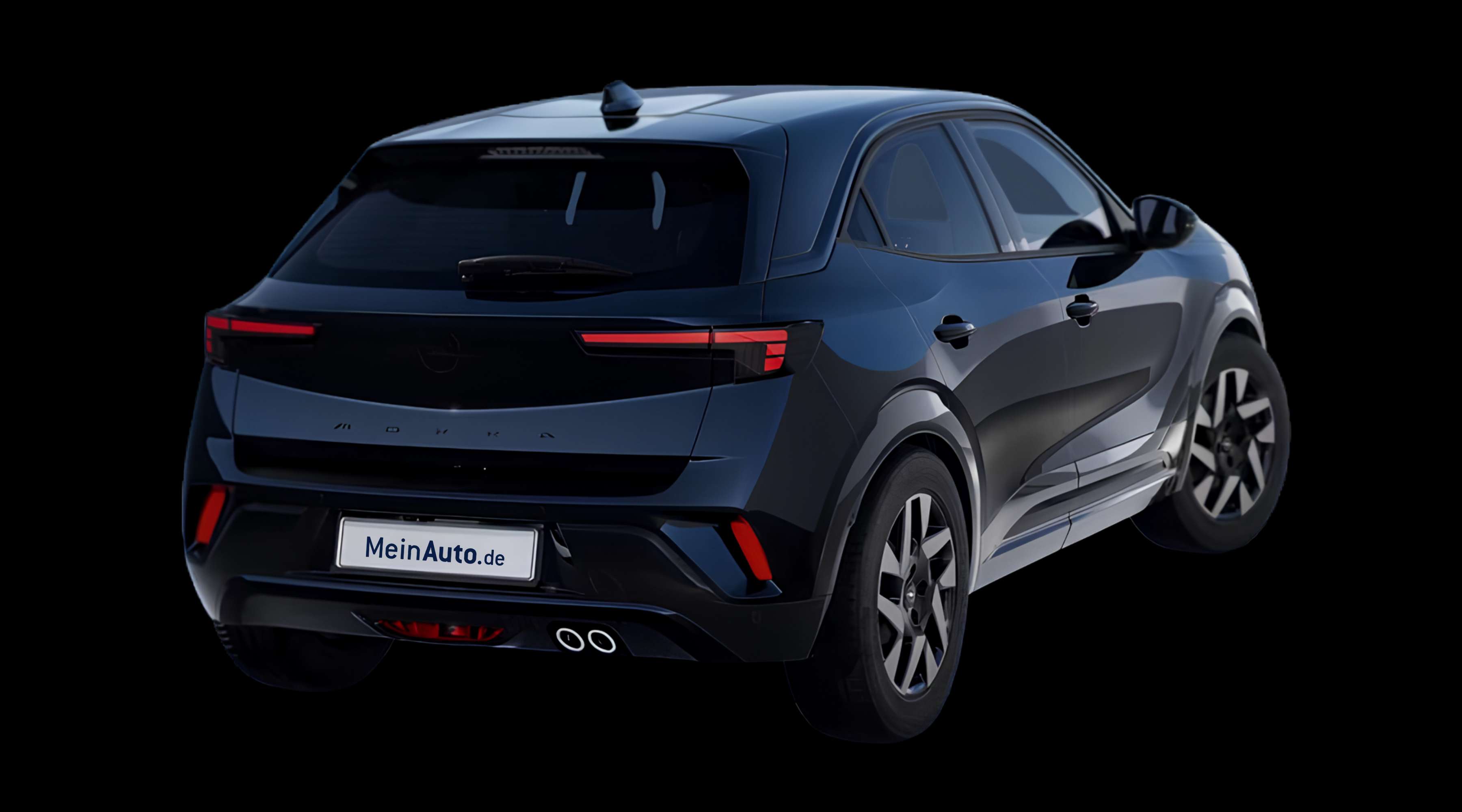 Schräge Heckansicht eines Opel Mokka, freigestellt