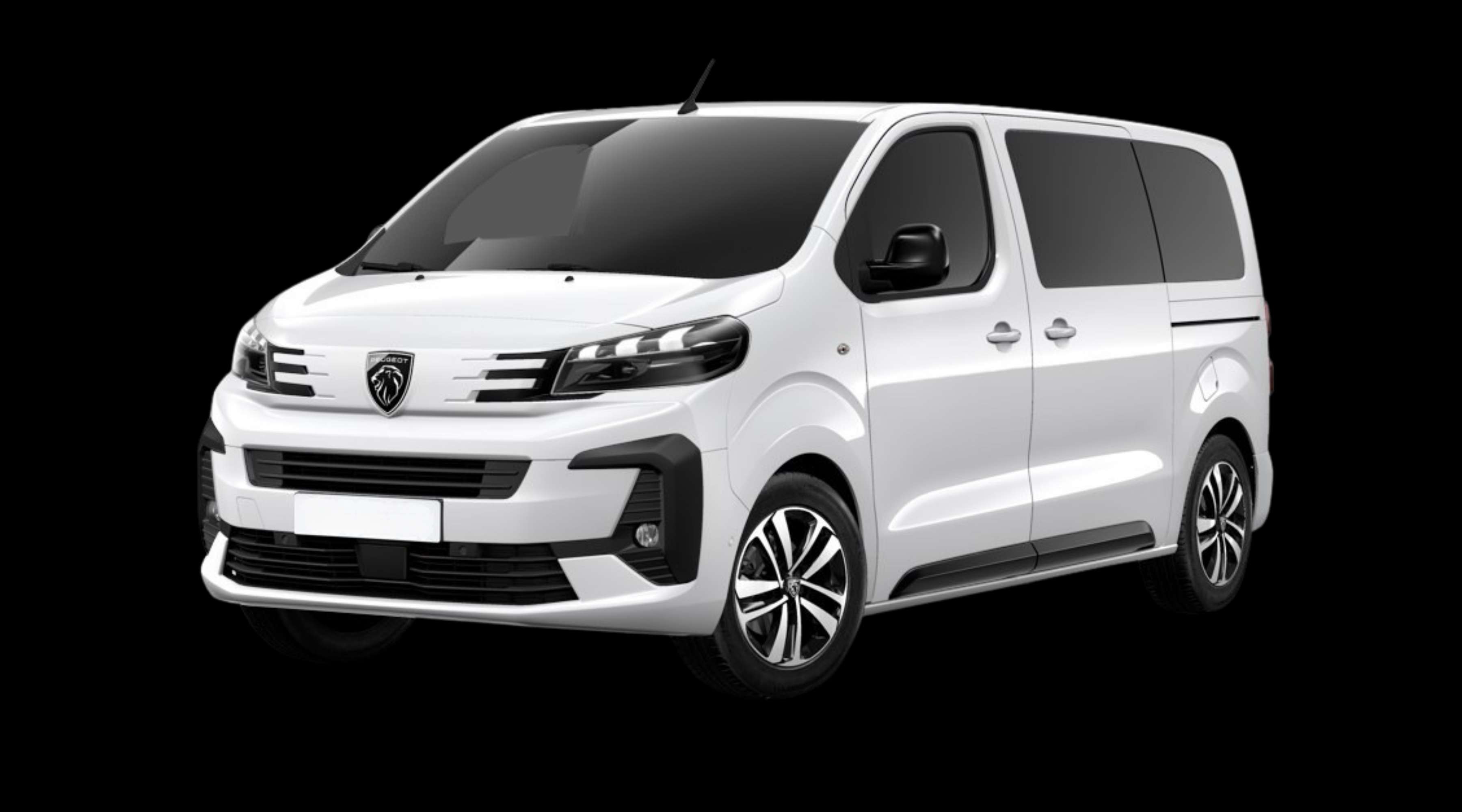 Schräge Frontansicht eines Peugeot Traveller, freigestellt