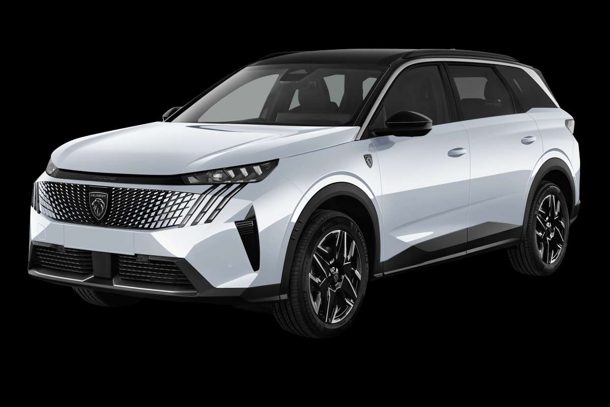 Schräge Frontansicht eines Peugeot 5008, freigestellt