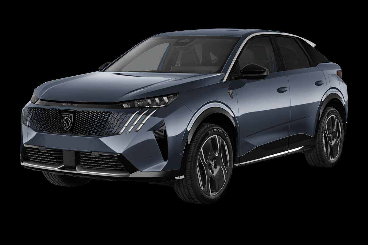 Schräge Frontansicht eines Peugeot e-3008, freigestellt
