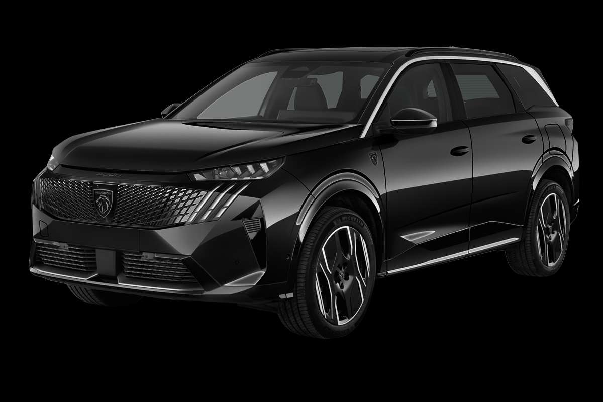 Schräge Frontansicht eines Peugeot e-5008, freigestellt