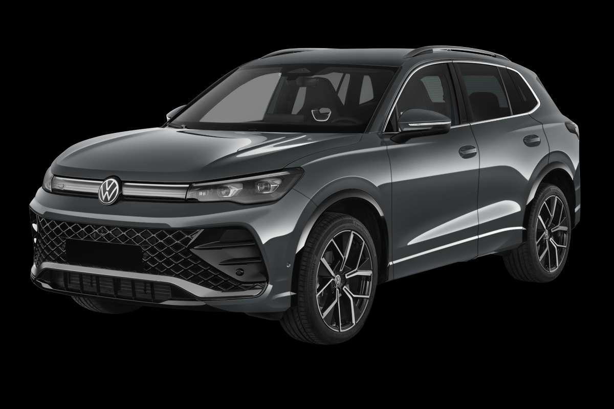 Schräge Frontansicht eines Volkswagen Tiguan, freigestellt