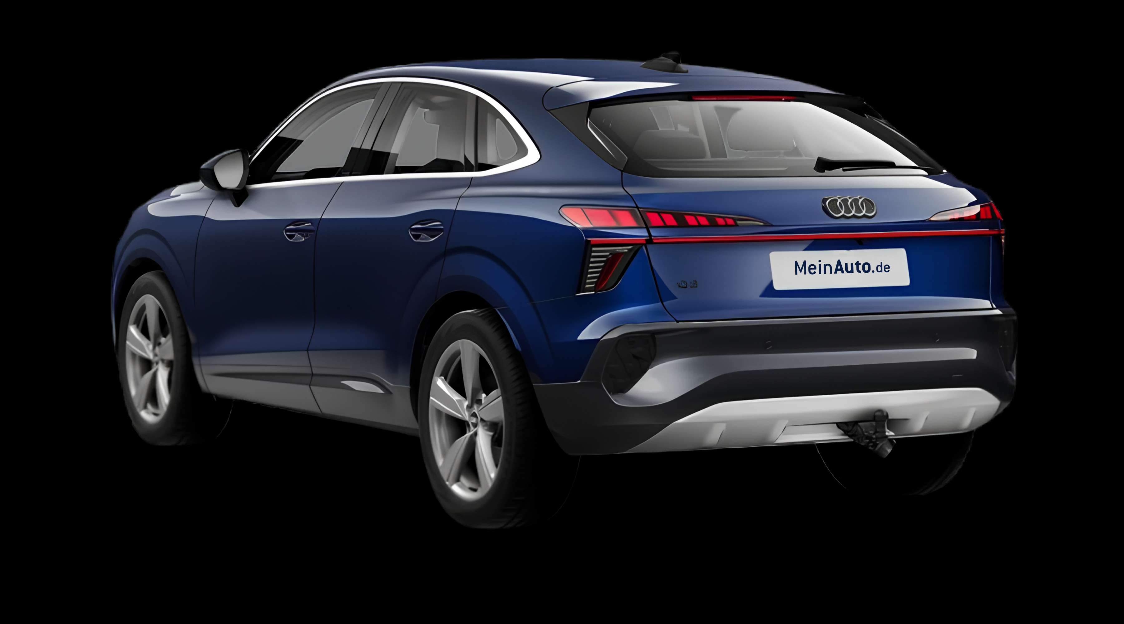 Schräge Heckansicht eines Audi Q3 Sportback, freigestellt
