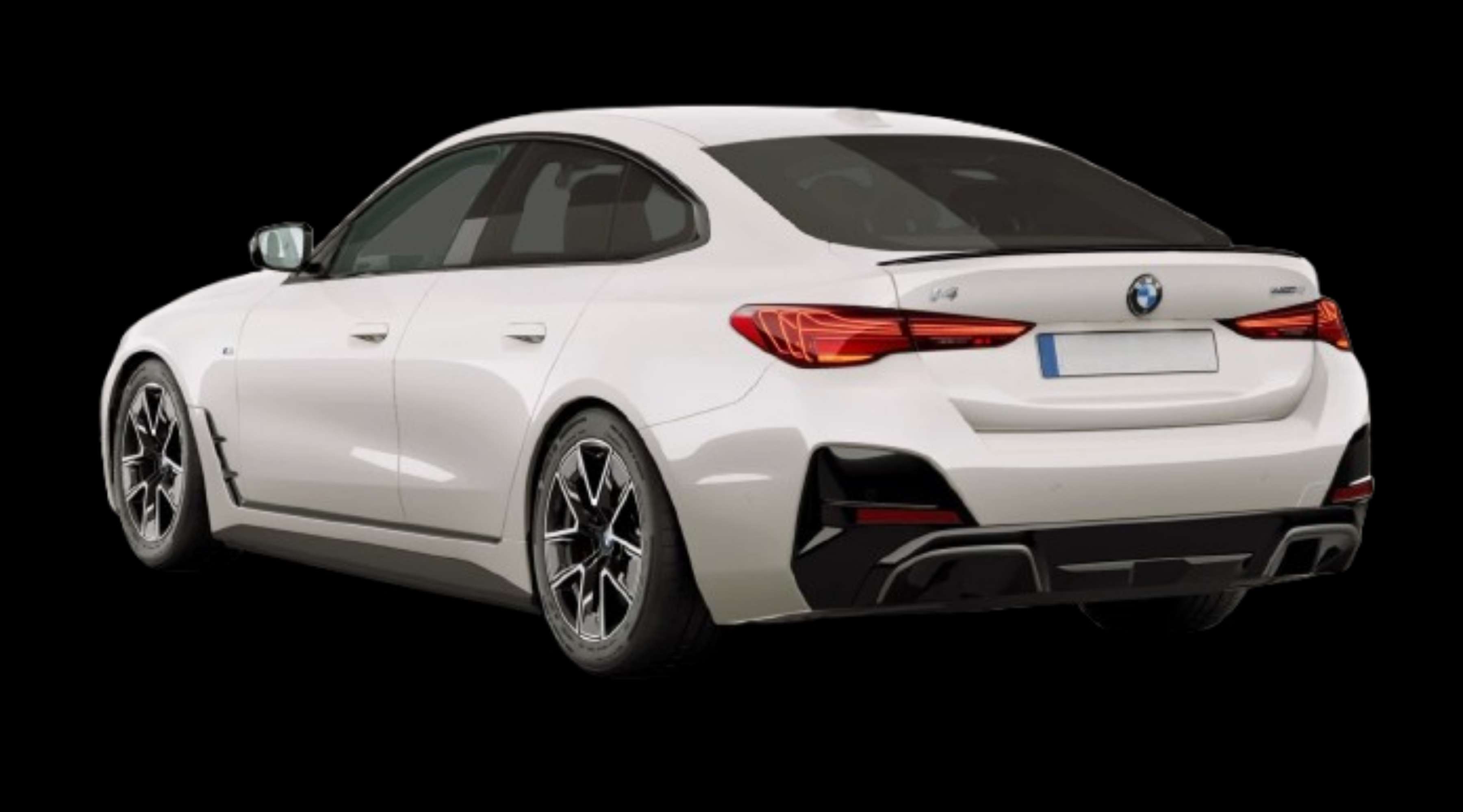 Schräge Heckansicht eines BMW i4, freigestellt