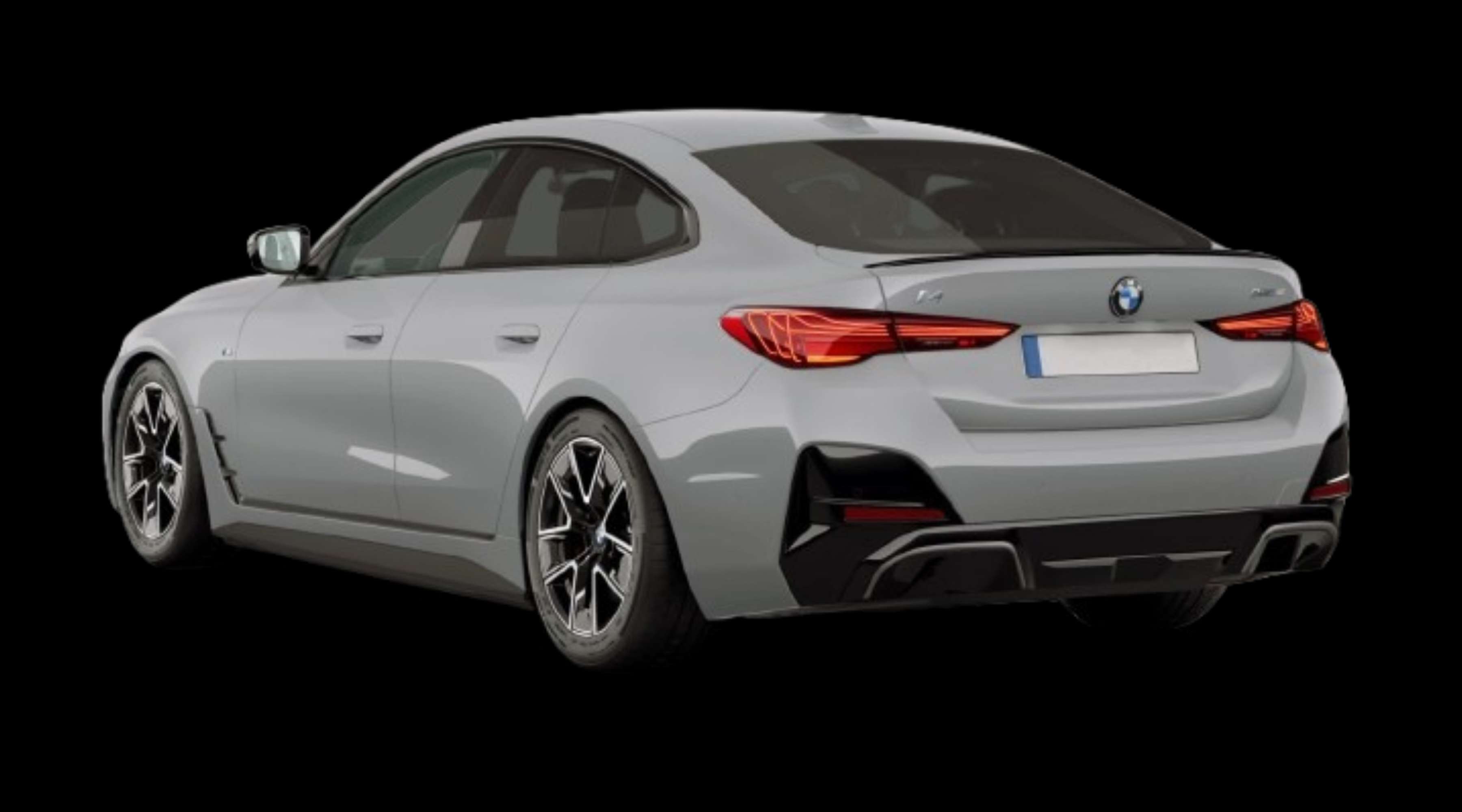 Schräge Heckansicht eines BMW i4, freigestellt