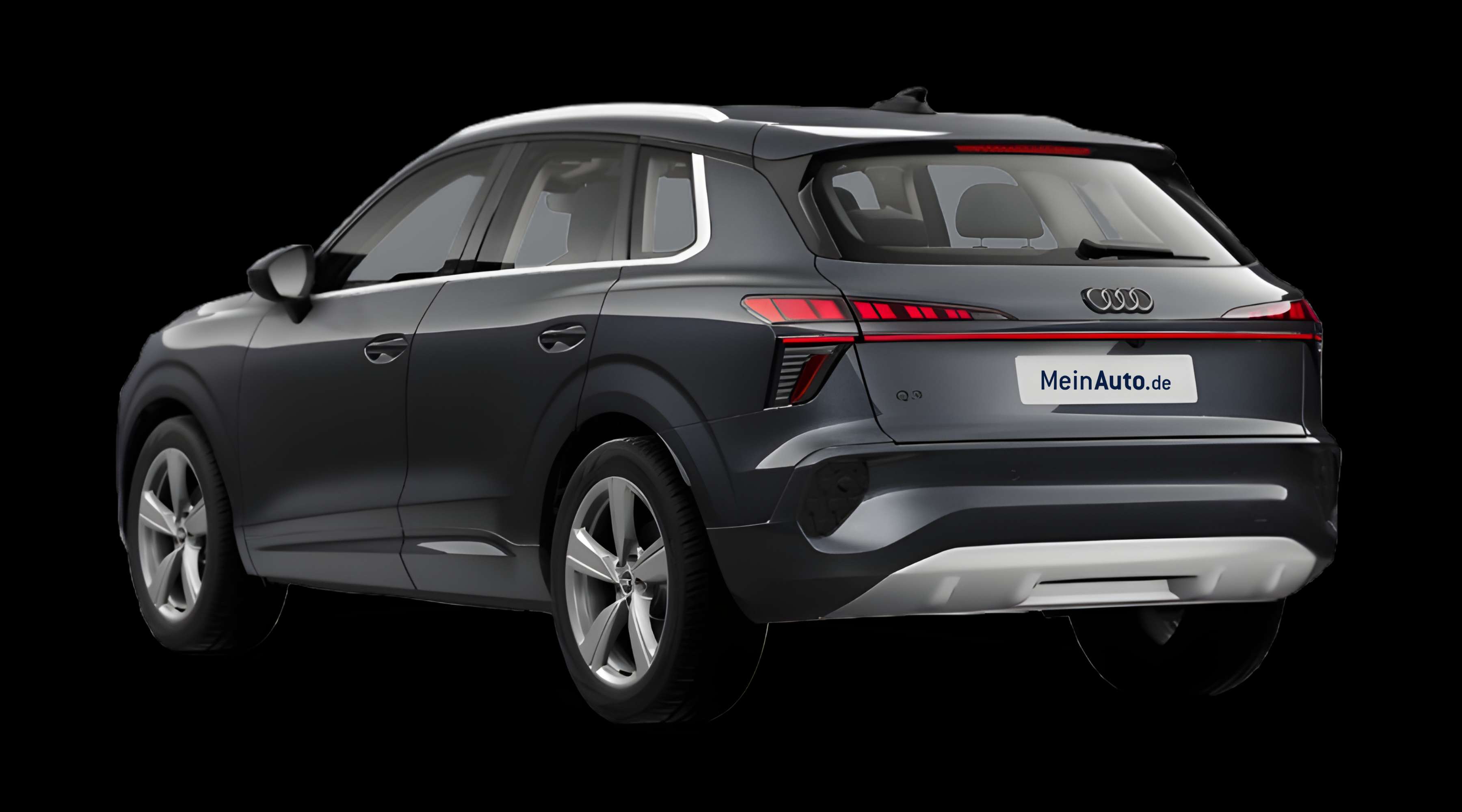 Schräge Heckansicht eines Audi Q3, freigestellt