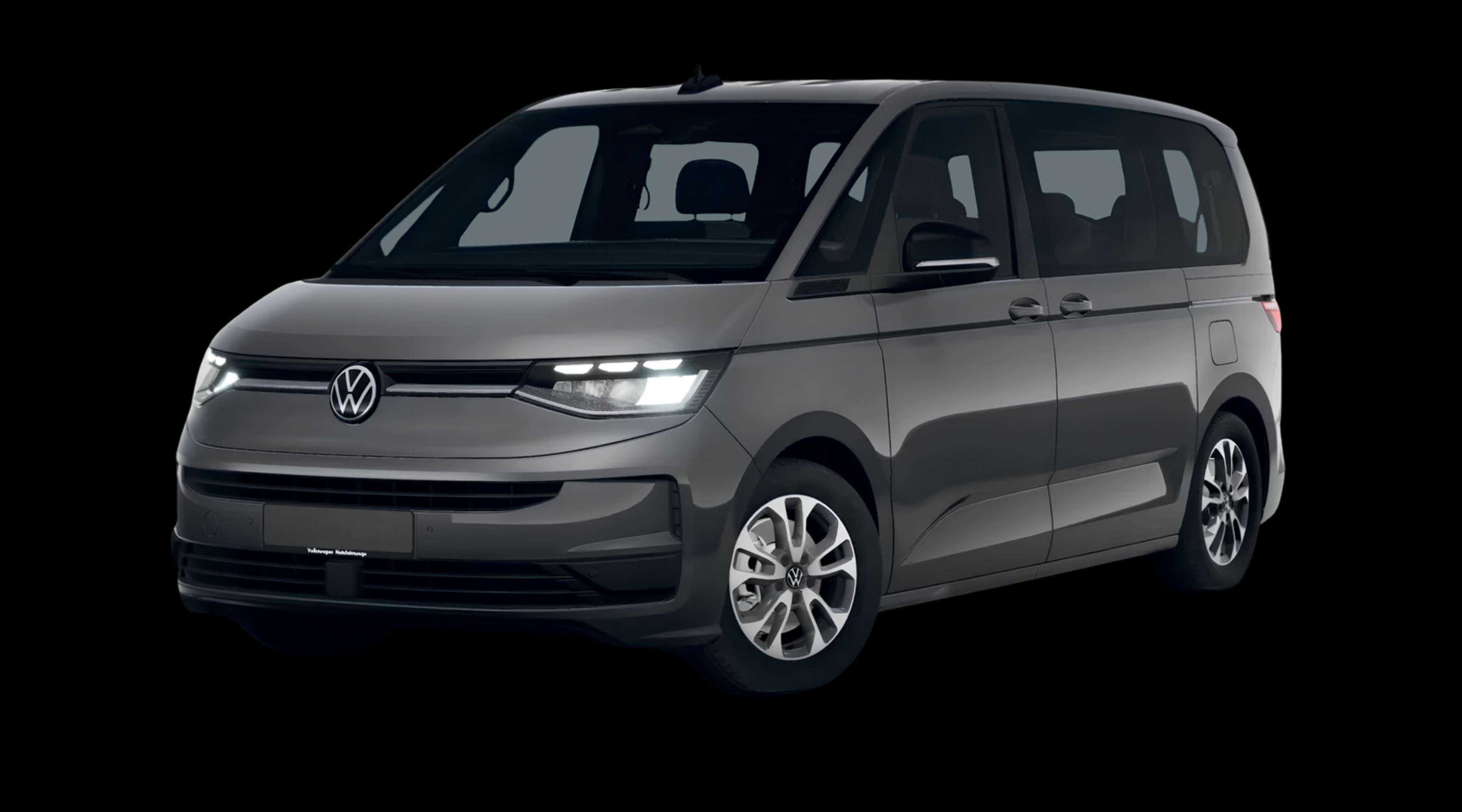 Schräge Frontansicht eines Volkswagen Multivan, freigestellt