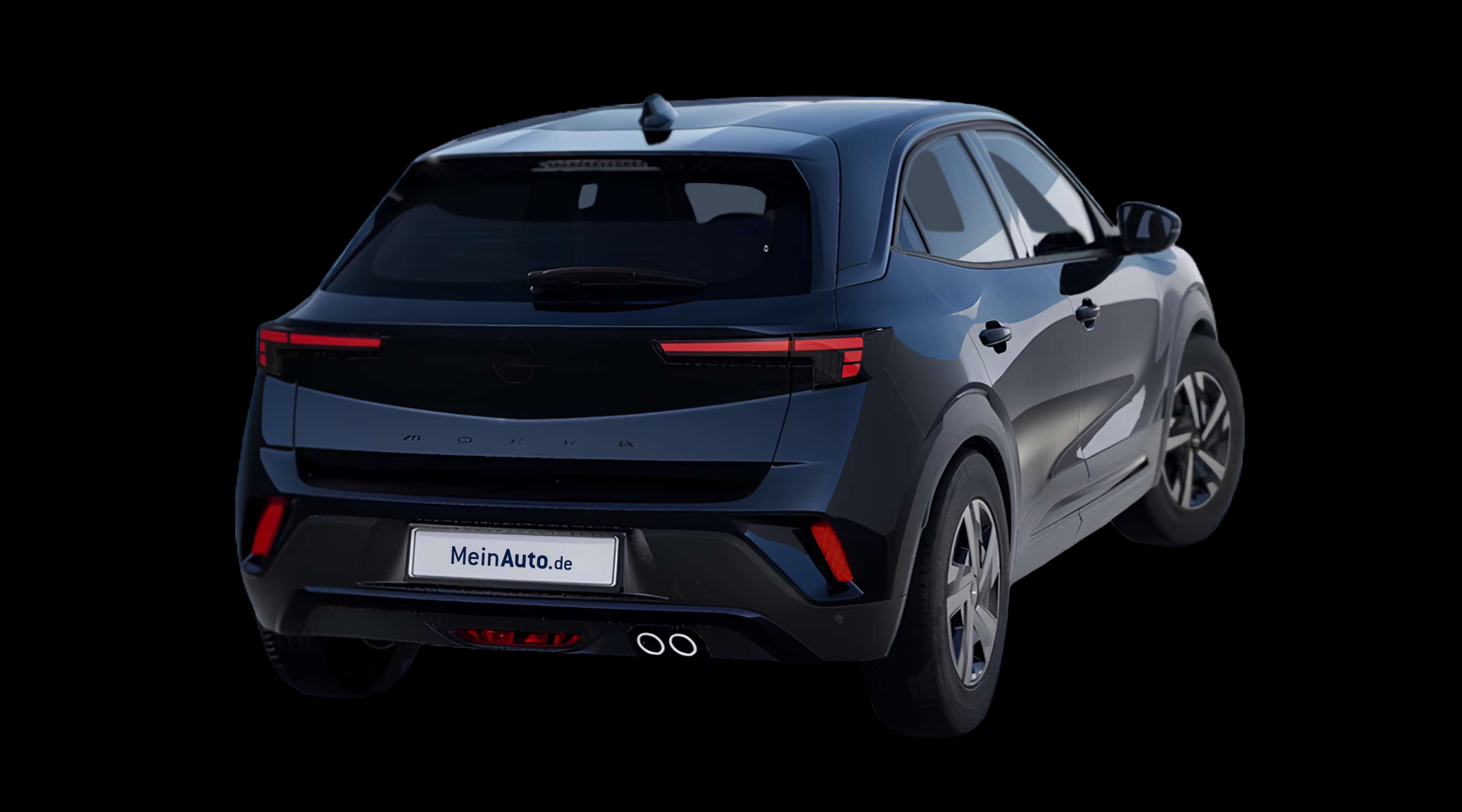 Schräge Heckansicht eines Opel Mokka, freigestellt