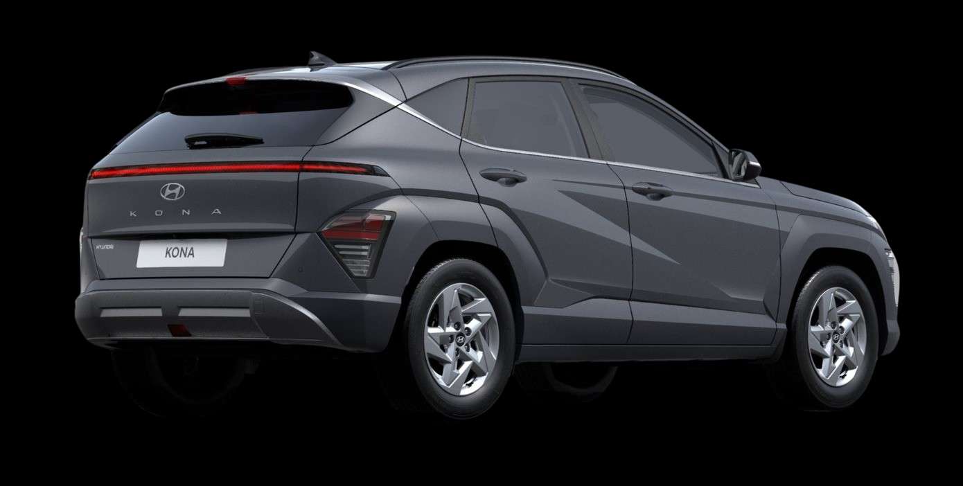 Schräge Heckansicht eines Hyundai Kona, freigestellt