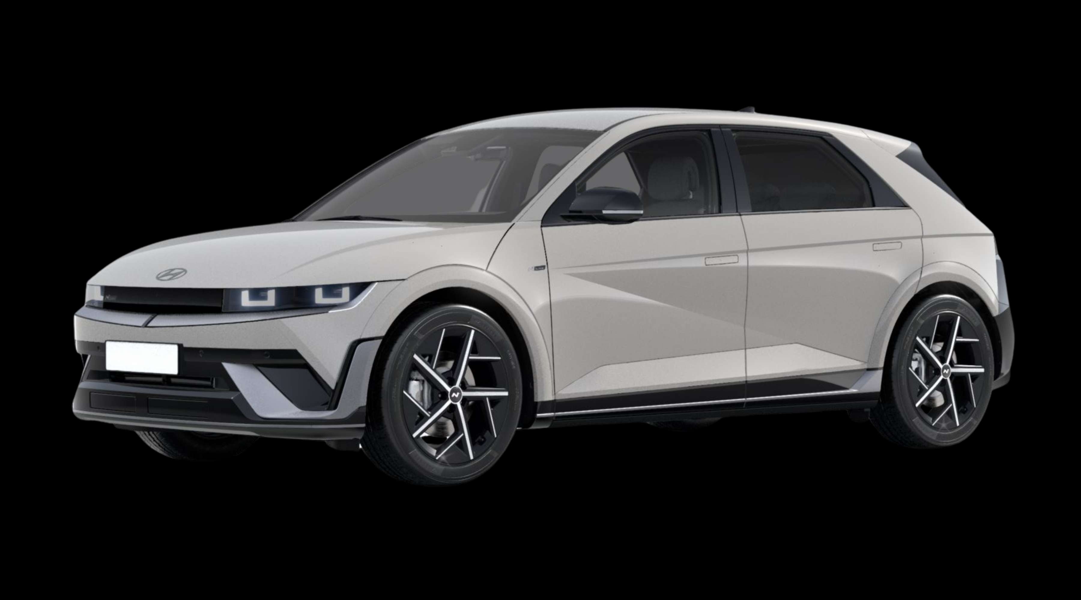 Schräge Frontansicht eines Hyundai IONIQ 5, freigestellt
