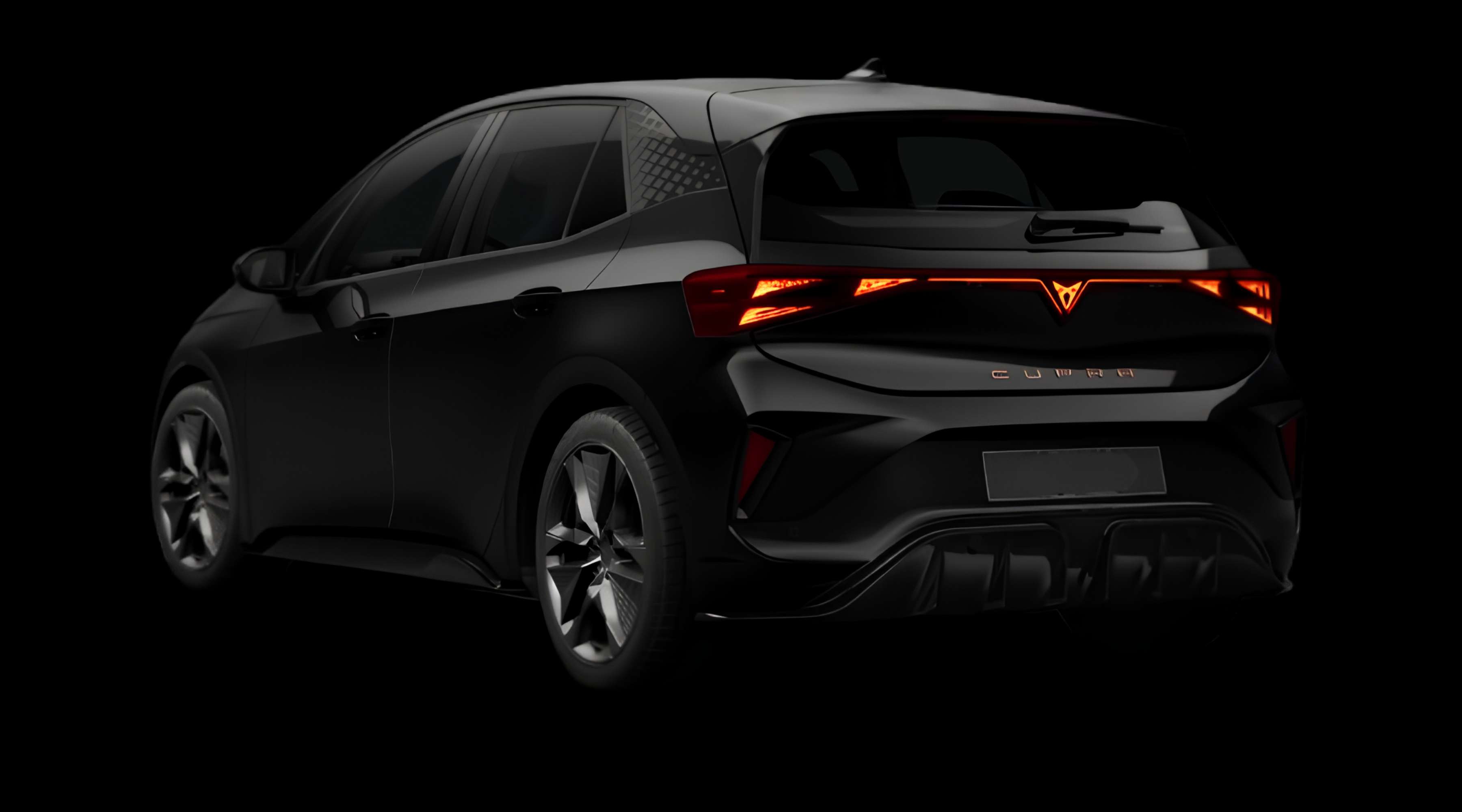 Schräge Heckansicht eines CUPRA Born, freigestellt