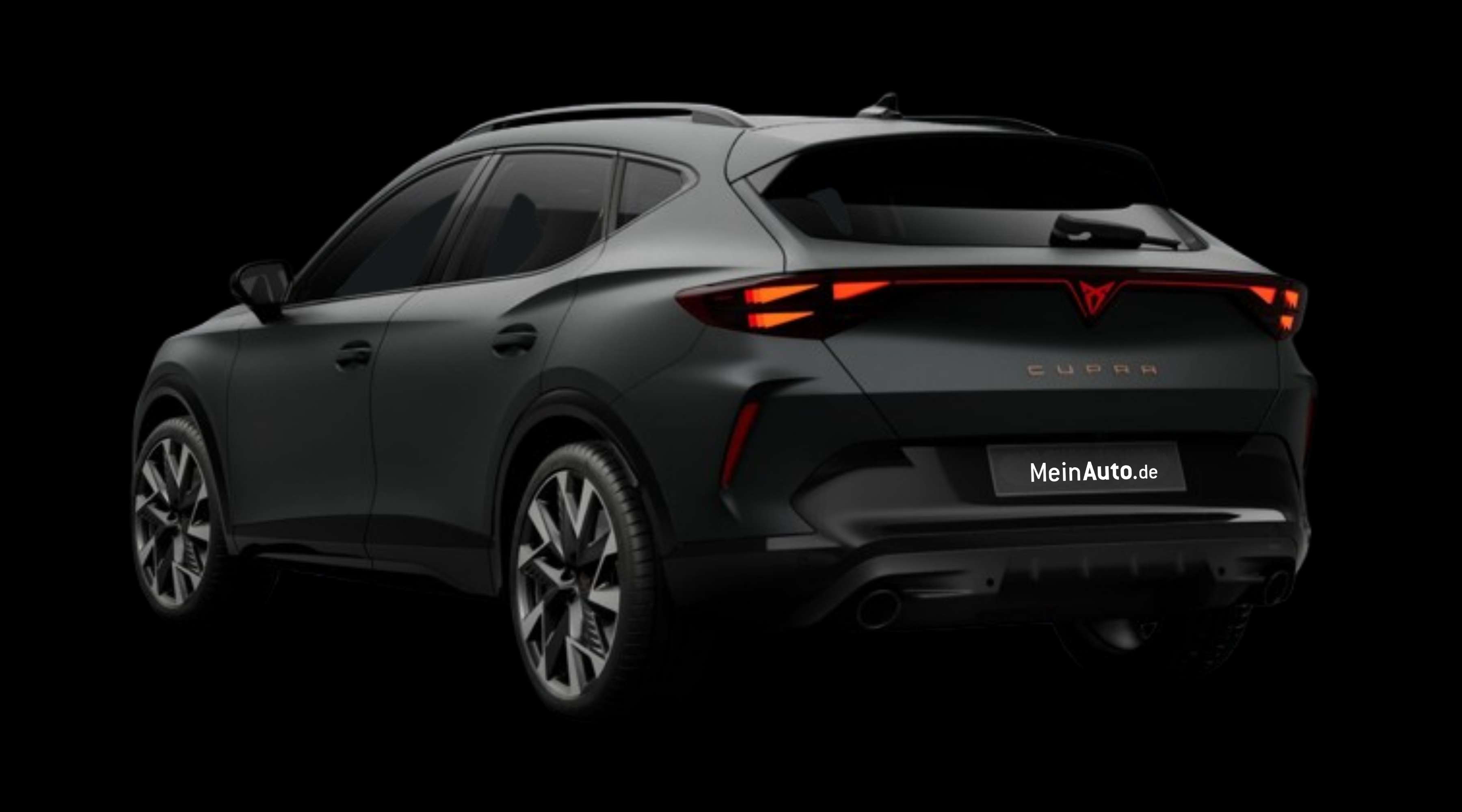 Schräge Heckansicht eines CUPRA Formentor, freigestellt
