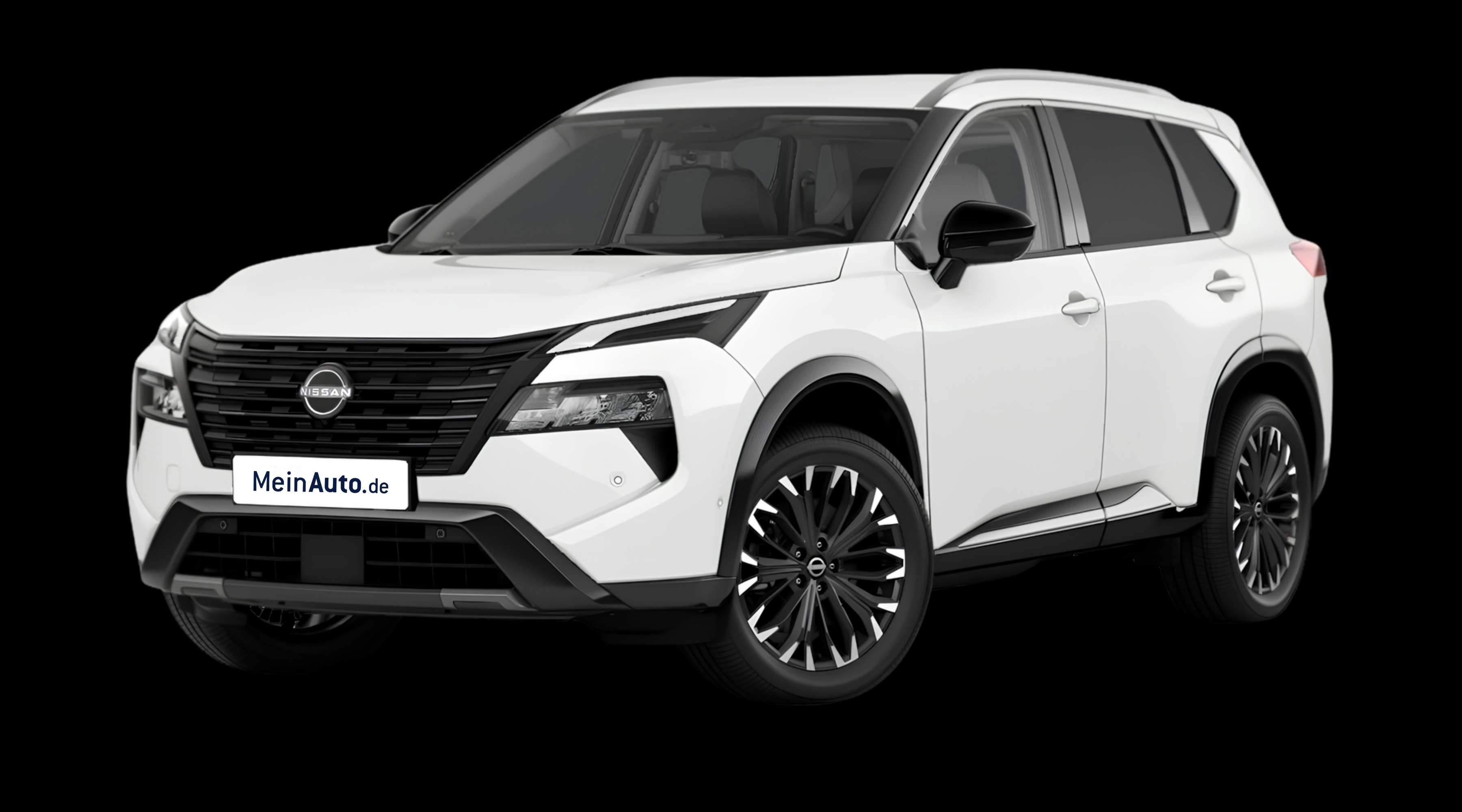 Schräge Frontansicht eines Nissan X-TRAIL, freigestellt