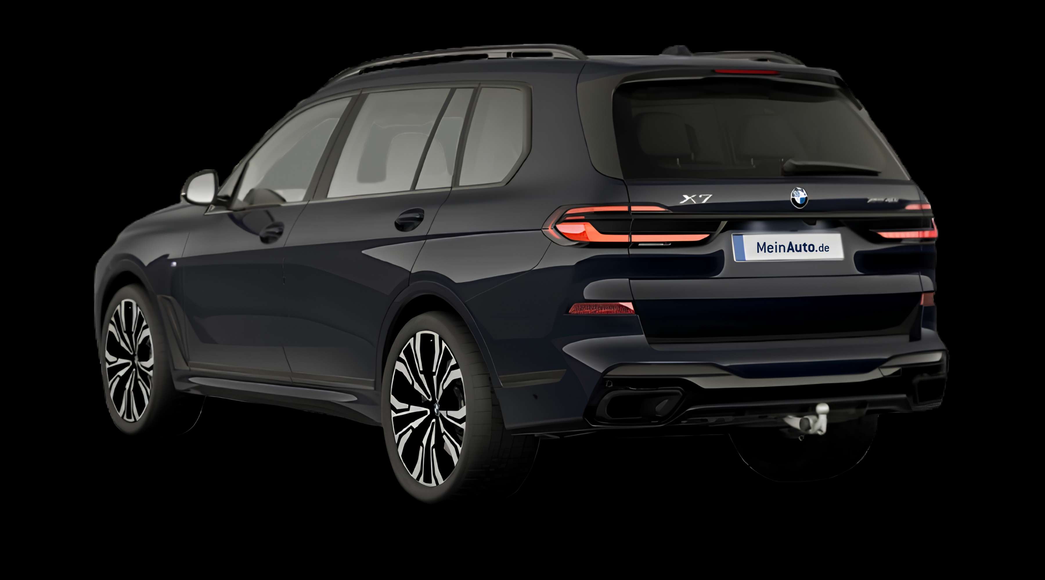 Schräge Heckansicht eines BMW X7, freigestellt