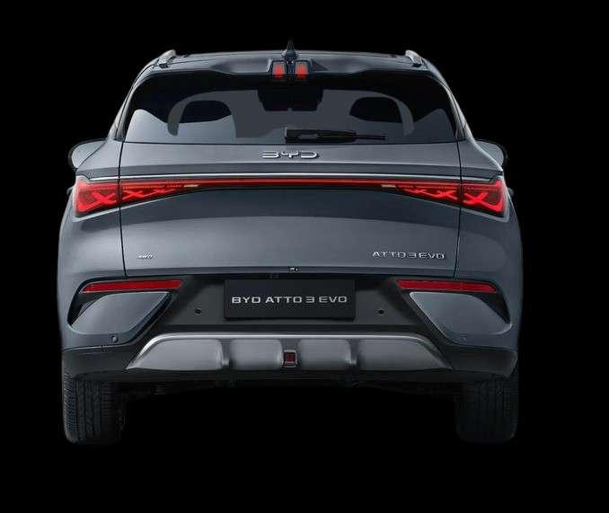 Heckansicht eines BYD Atto 3 Evo