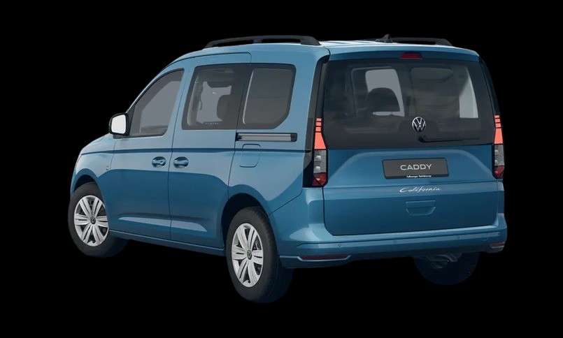 Schräge Heckansicht eines Volkswagen Caddy, freigestellt