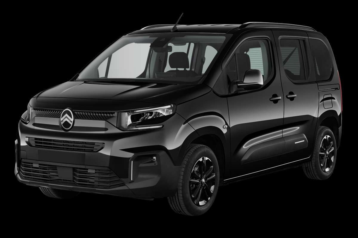 Schräge Frontansicht eines Citroën Berlingo, freigestellt