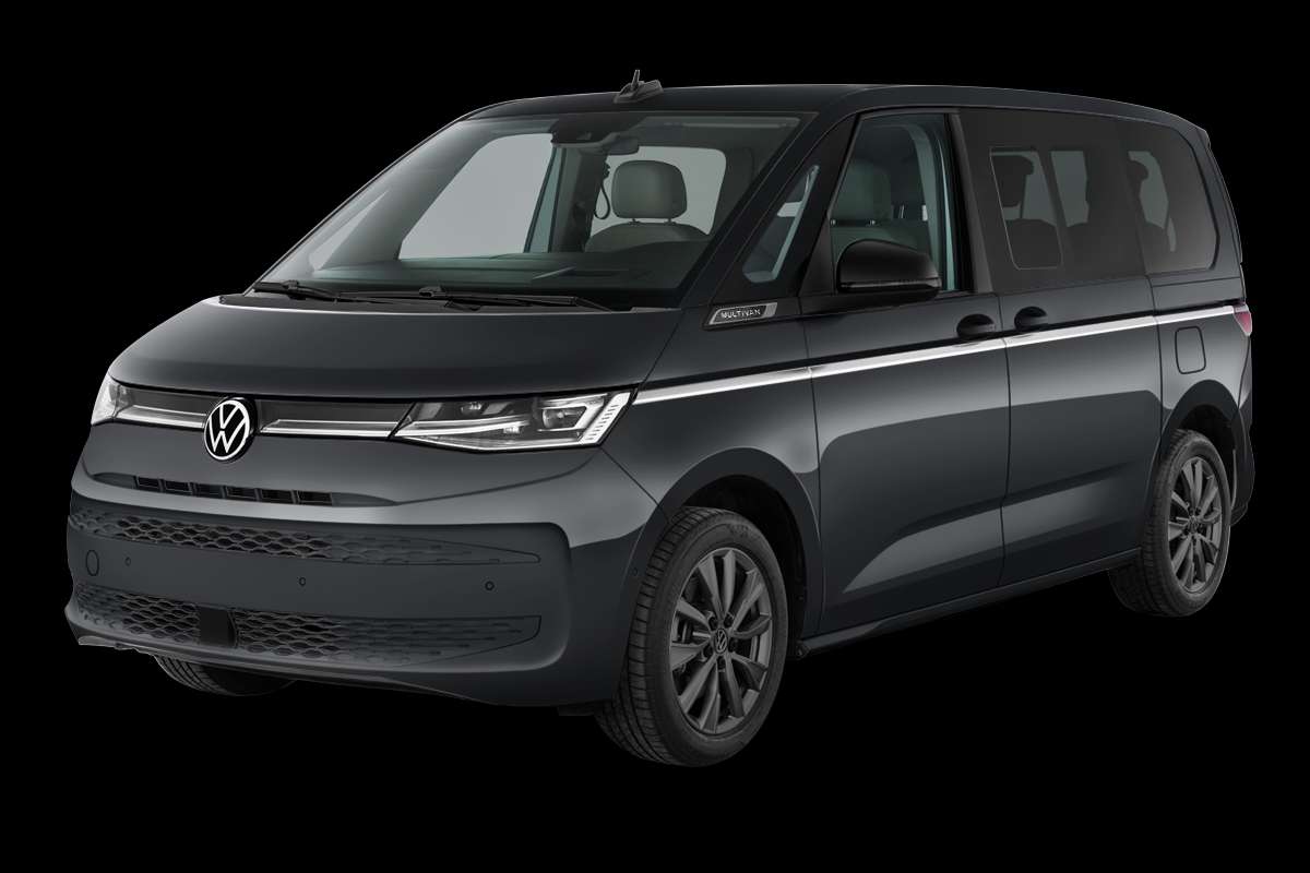 Schräge Frontansicht eines Volkswagen Multivan, freigestellt