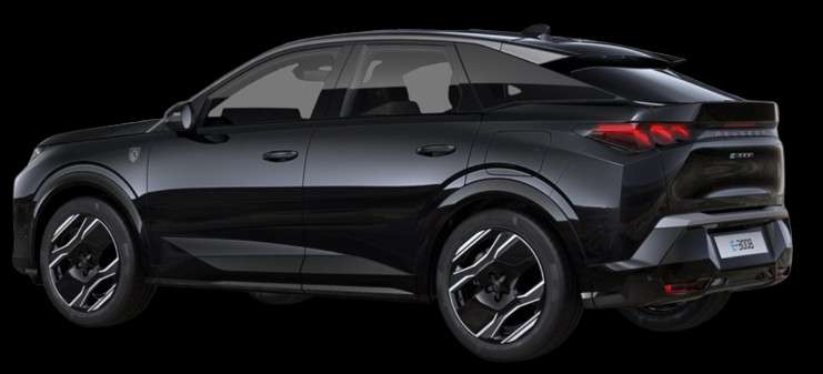Schräge Heckansicht eines Peugeot e-3008, freigestellt