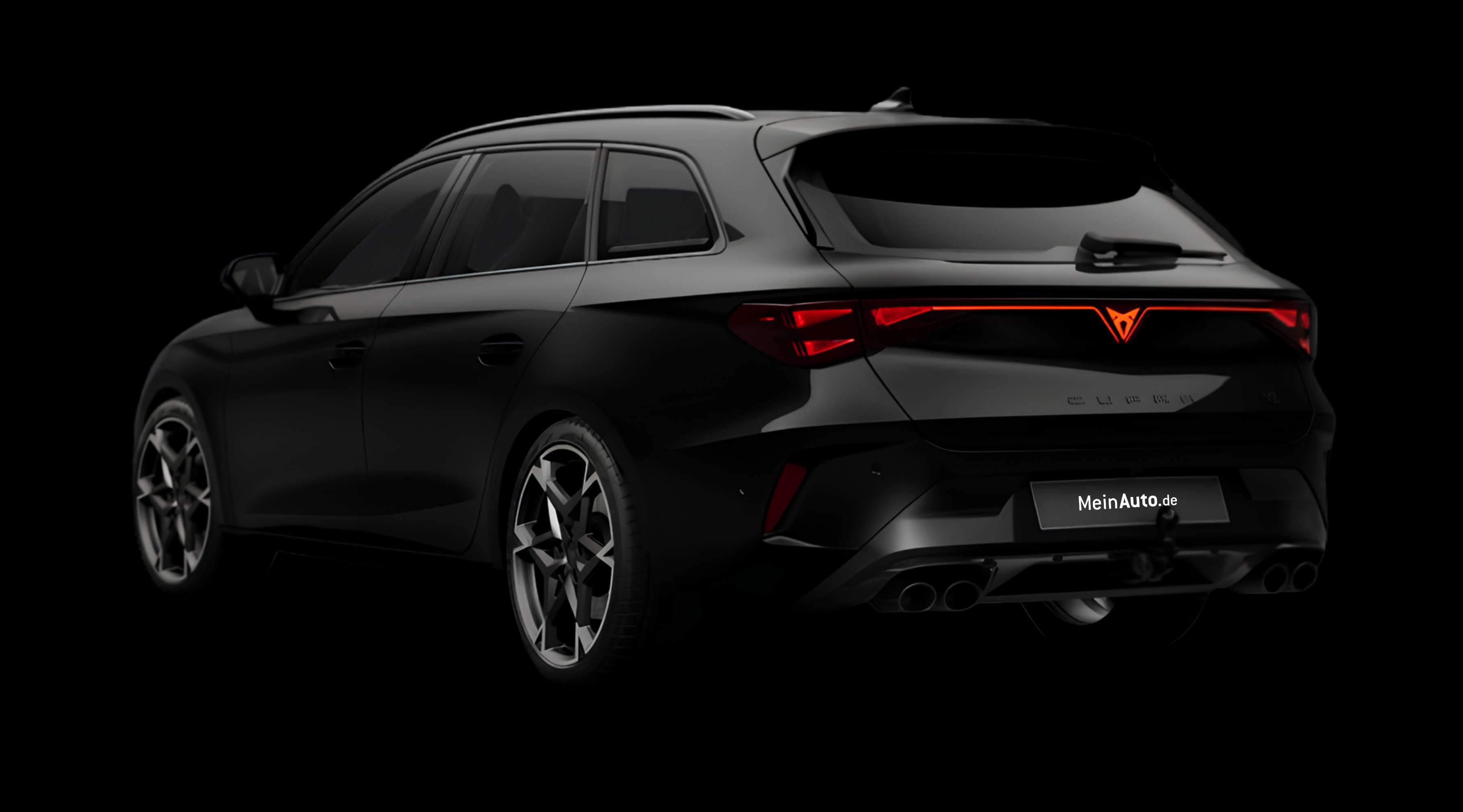 Schräge Heckansicht eines CUPRA Leon, freigestellt