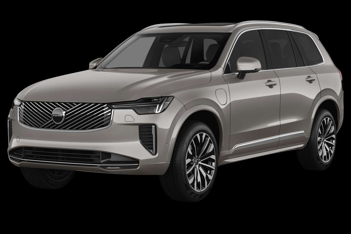 Schräge Frontansicht eines Volvo XC90, freigestellt