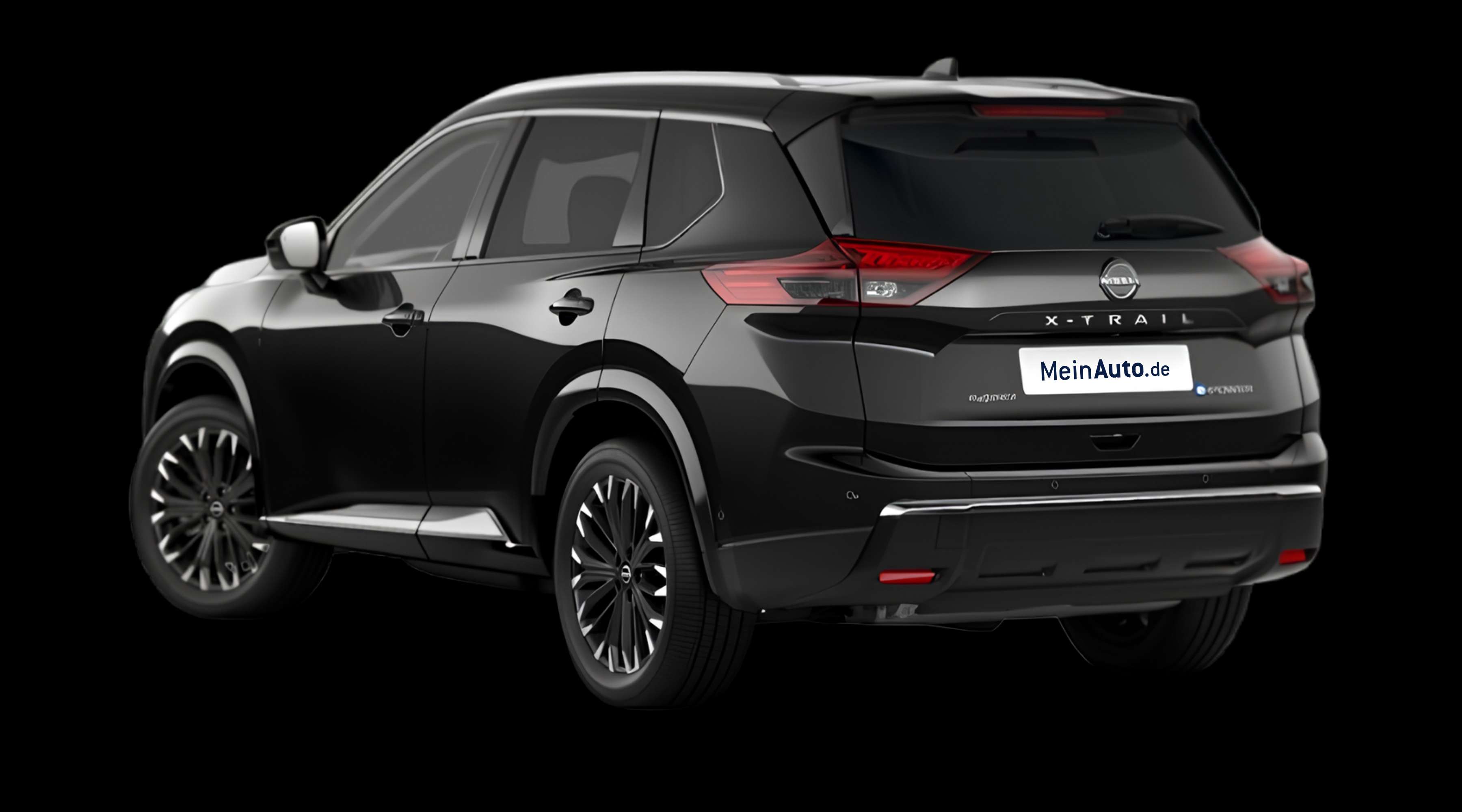 Schräge Heckansicht eines Nissan X-TRAIL, freigestellt