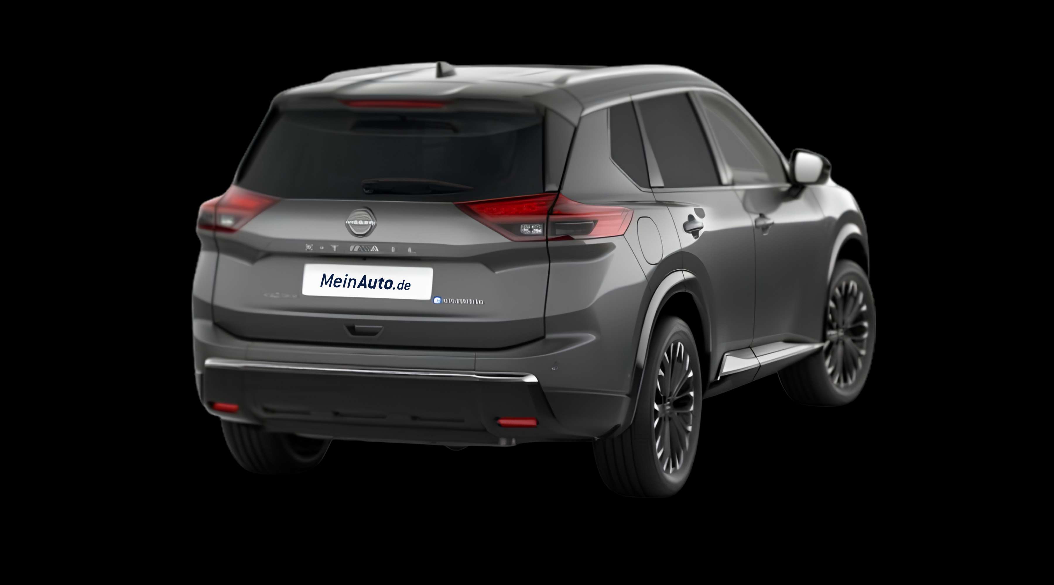 Schräge Heckansicht eines Nissan X-TRAIL, freigestellt