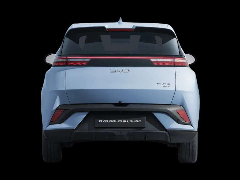 Heckansicht eines BYD Dolphin Surf