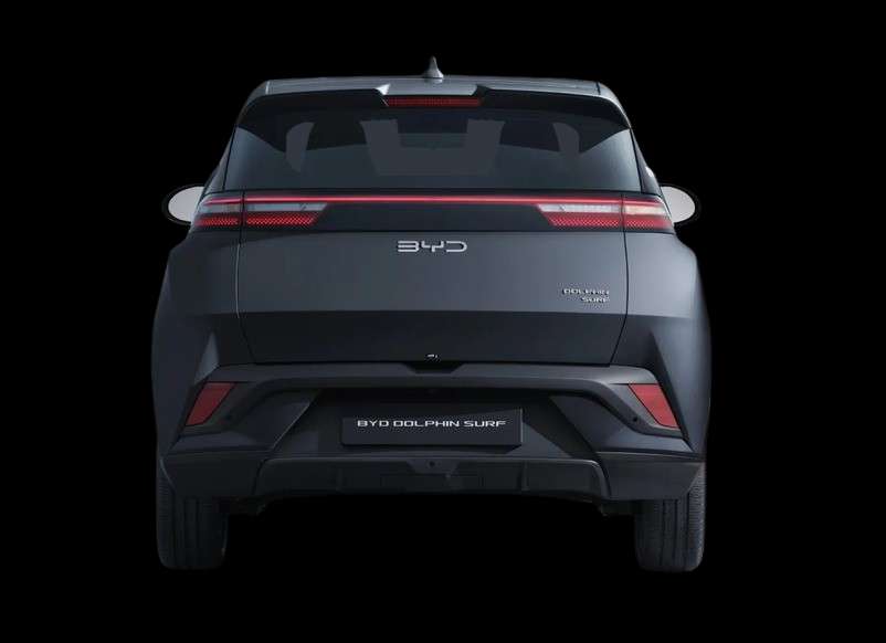 Heckansicht eines BYD Dolphin Surf