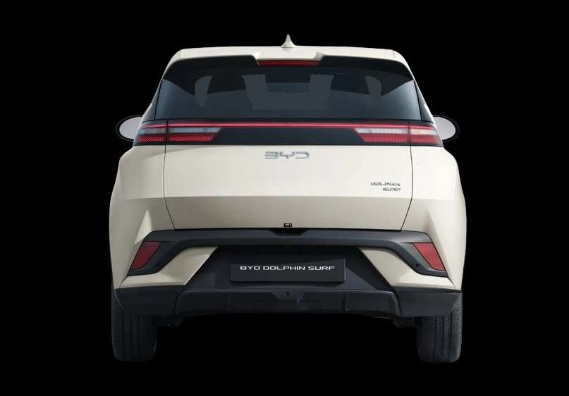Heckansicht eines BYD Dolphin Surf