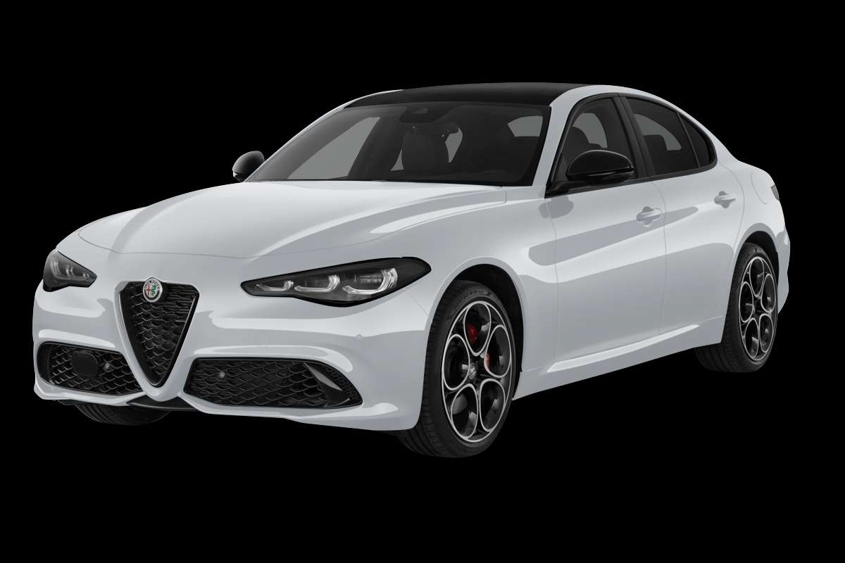 Schräge Frontansicht eines Alfa Romeo Giulia, freigestellt