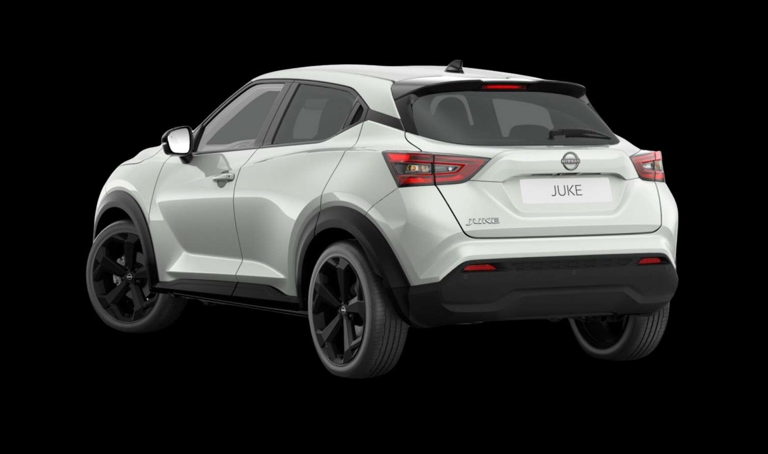 Schräge Heckansicht eines Nissan JUKE, freigestellt