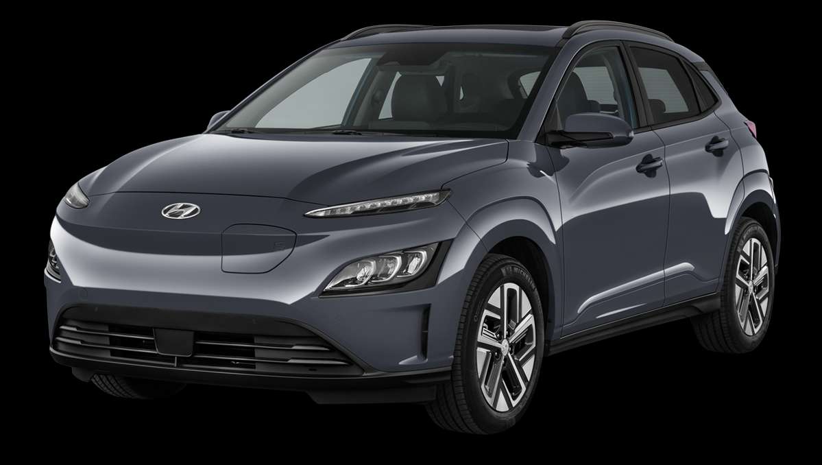 Schräge Frontansicht auf einen Hyundai Kona, freigestellt