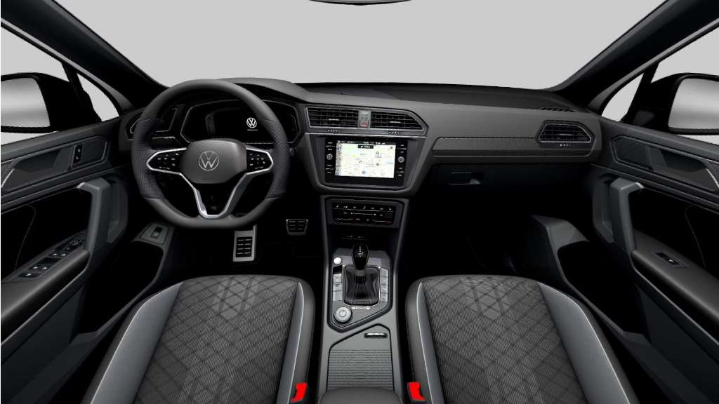 Detailansicht des Lenkrads eines Volkswagen Tiguan Allspace