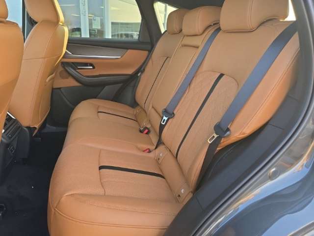 Fahrzeugbild eines Mazda CX-60