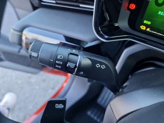 Fahrzeugbild eines Renault 4 E-TECH