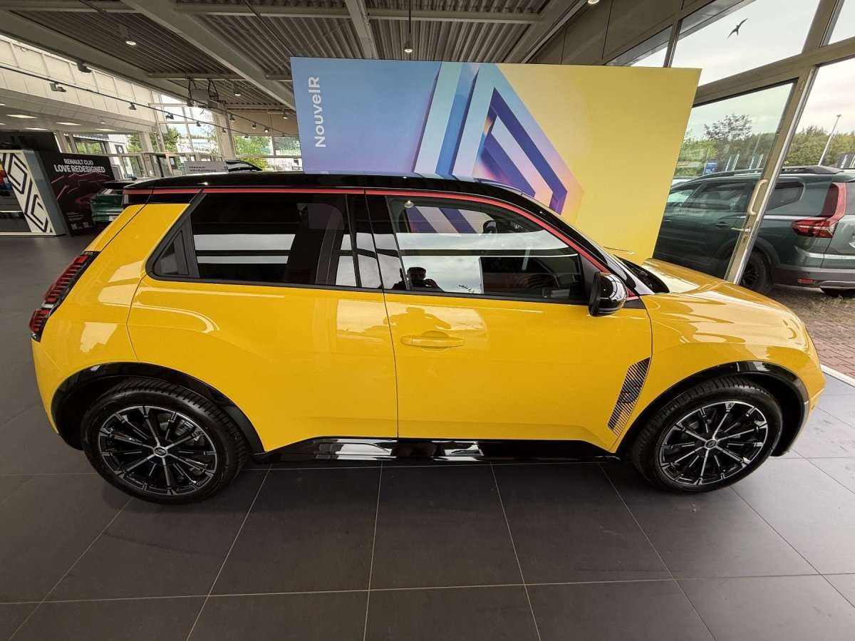 Fahrzeugbild eines Renault 5 E-TECH