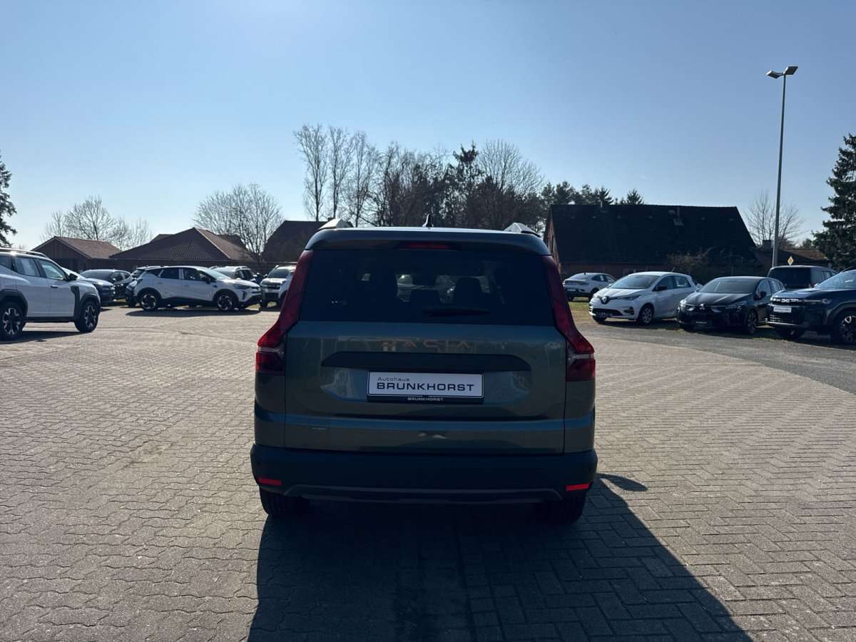 Fahrzeugbild eines Dacia Jogger