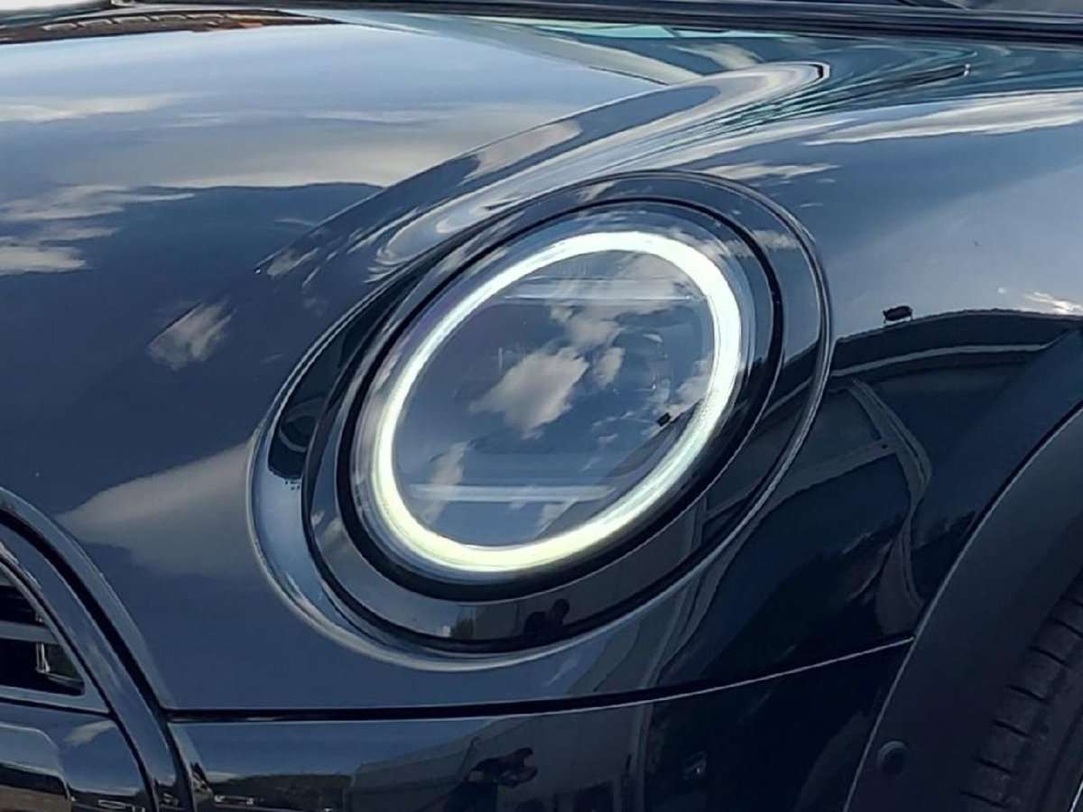 Fahrzeugbild eines MINI COOPER
