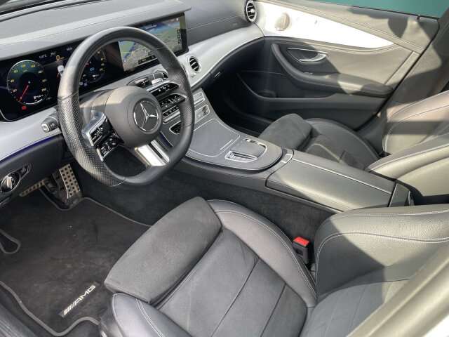 Fahrzeugbild eines Mercedes-Benz E-Klasse