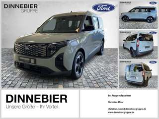 Schräge Frontansicht auf einen Ford Tourneo Courier , freigestellt