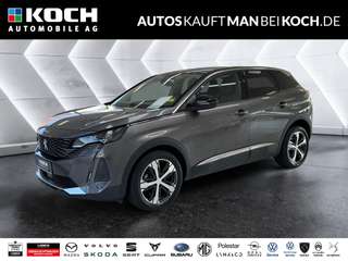 Schräge Frontansicht auf einen Peugeot 3008 , freigestellt